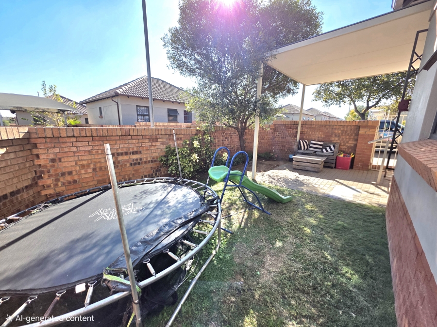 2 Bedroom Property for Sale in The Reeds Gauteng