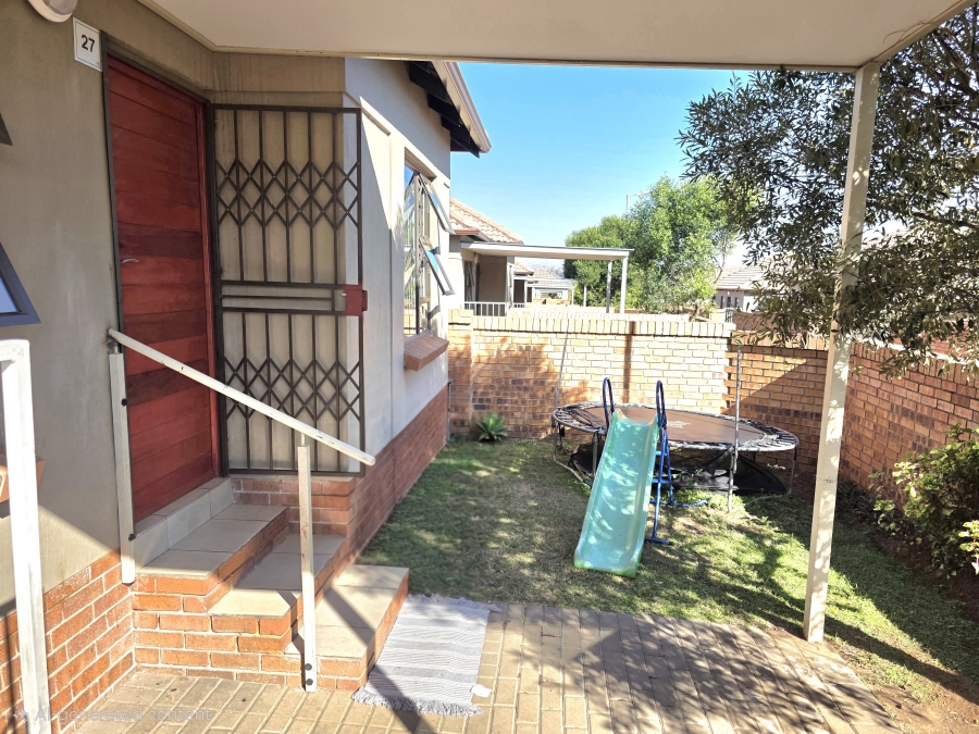 2 Bedroom Property for Sale in The Reeds Gauteng
