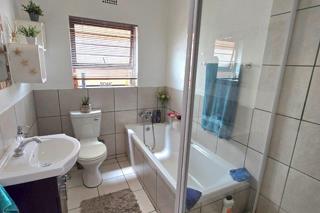 2 Bedroom Property for Sale in Norton Small Farms Gauteng