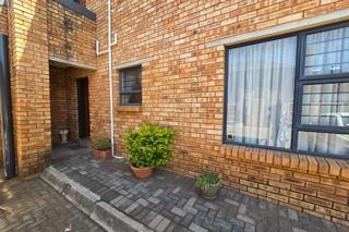 2 Bedroom Property for Sale in Norton Small Farms Gauteng