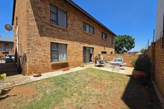 2 Bedroom Property for Sale in Norton Small Farms Gauteng