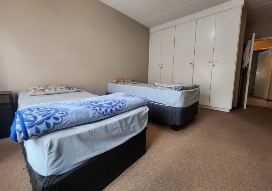 2 Bedroom Property for Sale in New Redruth Gauteng