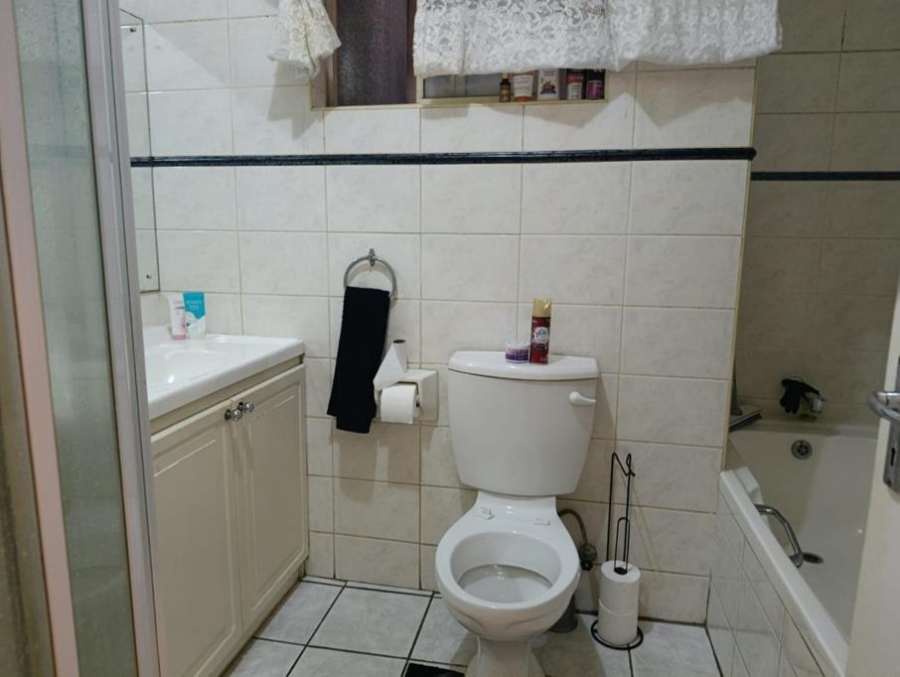 2 Bedroom Property for Sale in New Redruth Gauteng