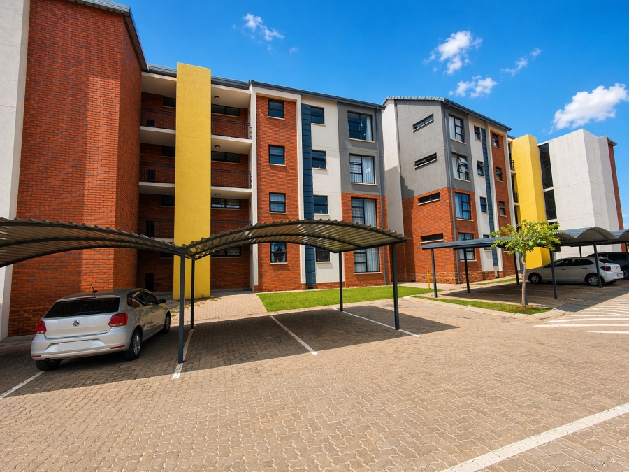 2 Bedroom Property for Sale in Rooihuiskraal North Gauteng