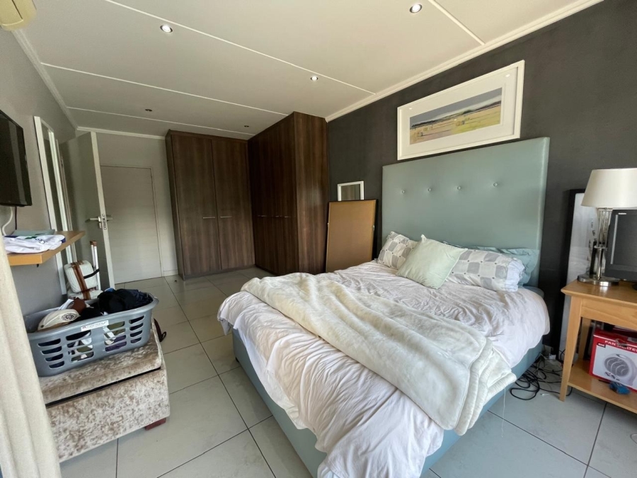 To Let 2 Bedroom Property for Rent in Sandown Gauteng
