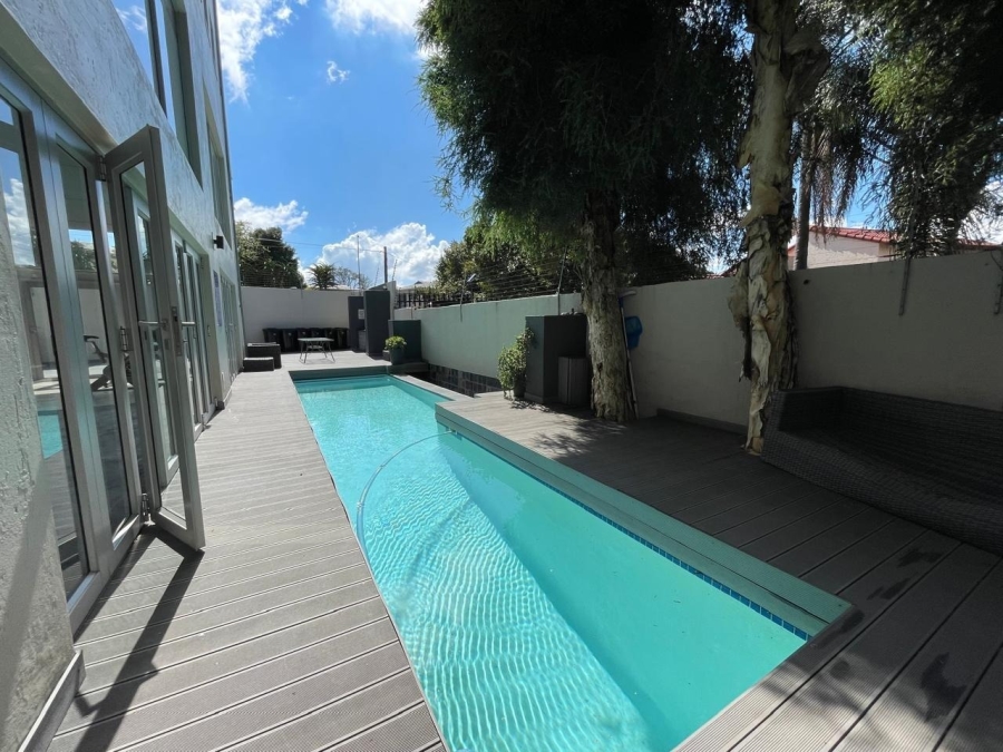 To Let 2 Bedroom Property for Rent in Sandown Gauteng