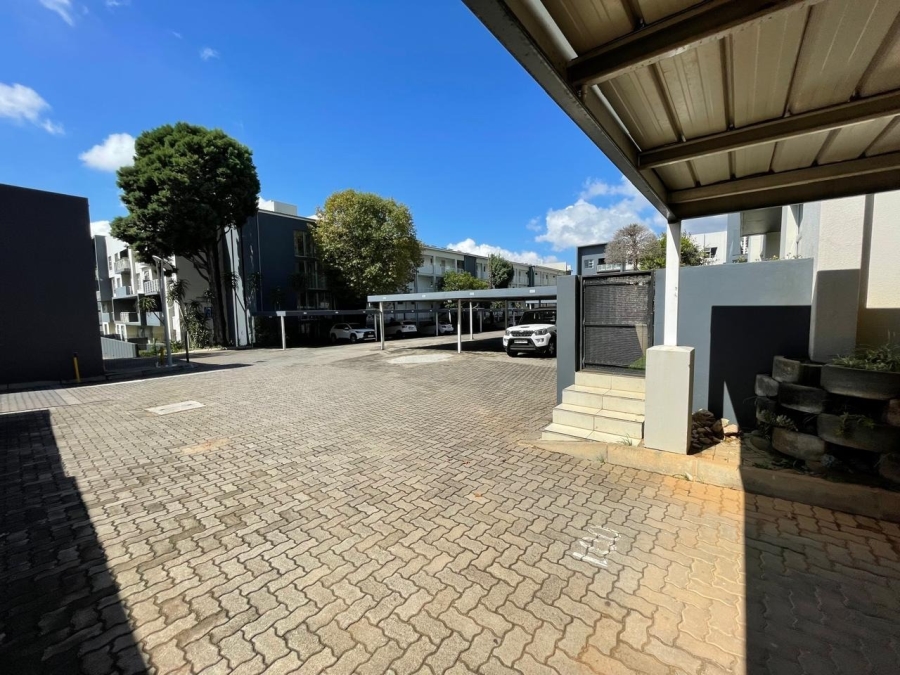 To Let 2 Bedroom Property for Rent in Sandown Gauteng