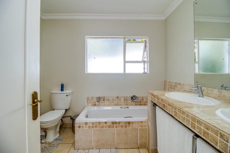 To Let 4 Bedroom Property for Rent in Dainfern Golf Estate Gauteng
