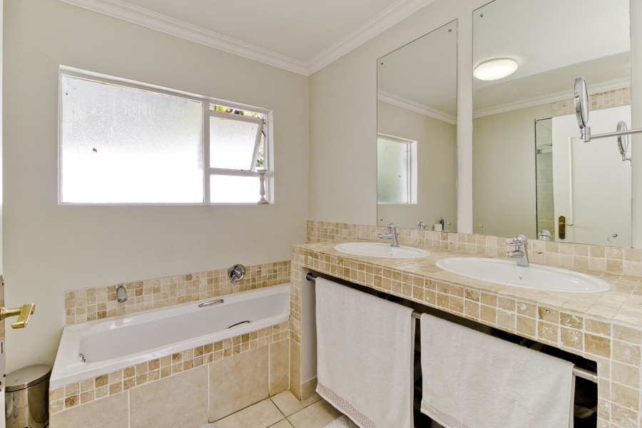 To Let 4 Bedroom Property for Rent in Dainfern Golf Estate Gauteng