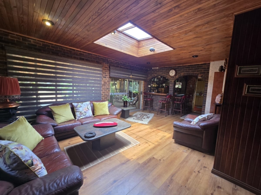 4 Bedroom Property for Sale in Homestead Apple Orchards Gauteng