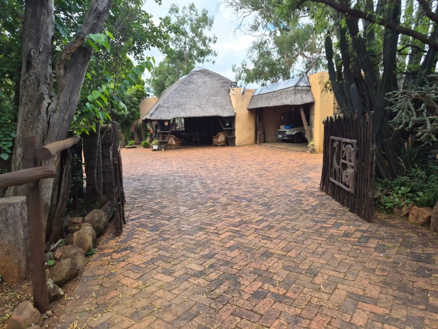 4 Bedroom Property for Sale in Homestead Apple Orchards Gauteng