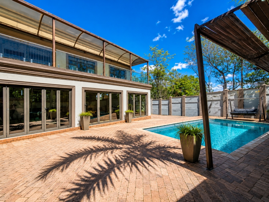 7 Bedroom Property for Sale in Raslouw Gauteng