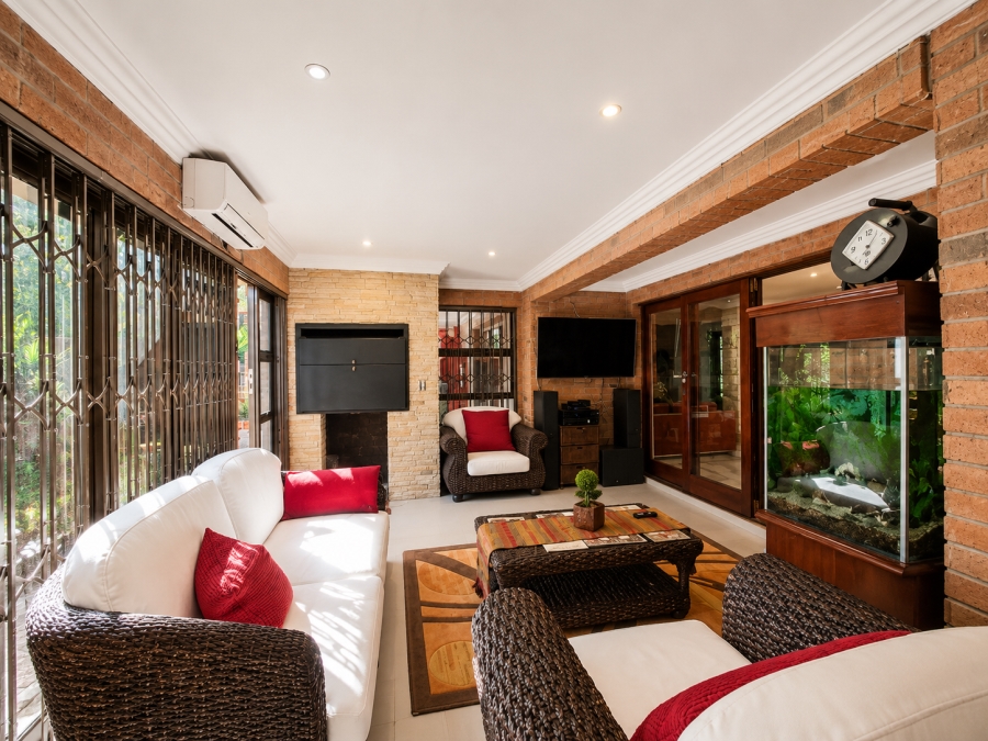 7 Bedroom Property for Sale in Raslouw Gauteng