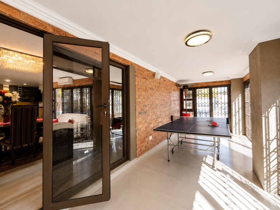 7 Bedroom Property for Sale in Raslouw Gauteng
