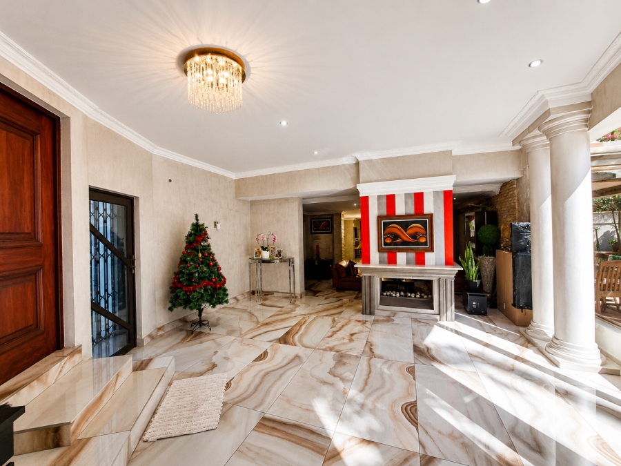 7 Bedroom Property for Sale in Raslouw Gauteng