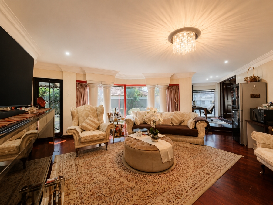 7 Bedroom Property for Sale in Raslouw Gauteng
