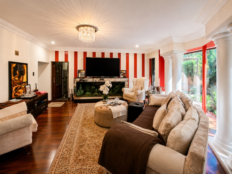 7 Bedroom Property for Sale in Raslouw Gauteng