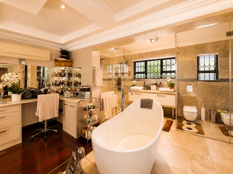 7 Bedroom Property for Sale in Raslouw Gauteng