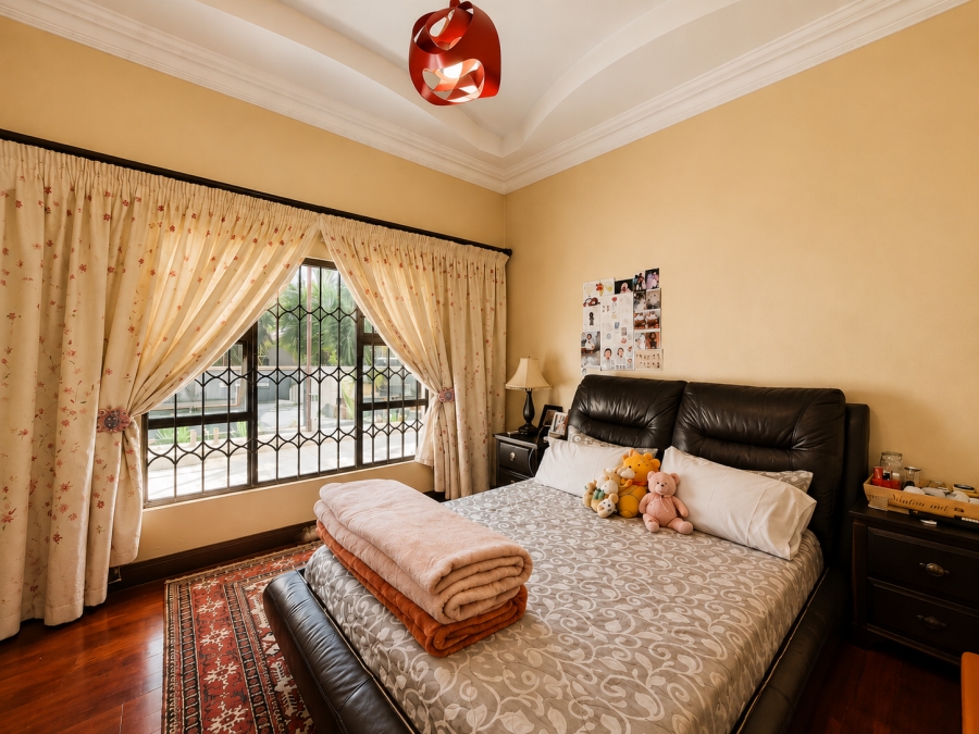 7 Bedroom Property for Sale in Raslouw Gauteng