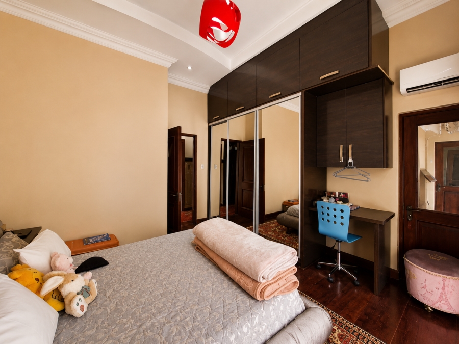 7 Bedroom Property for Sale in Raslouw Gauteng