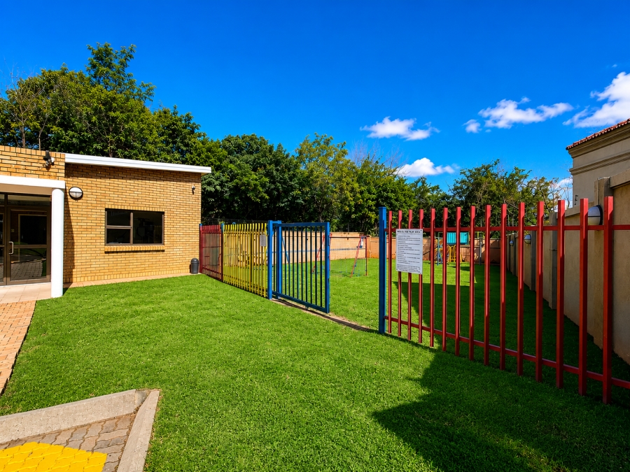 7 Bedroom Property for Sale in Raslouw Gauteng