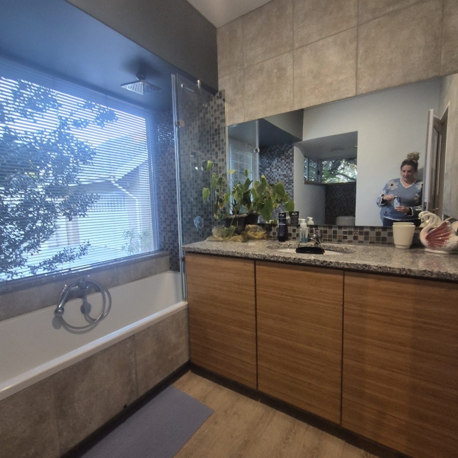 4 Bedroom Property for Sale in Rant En Dal Gauteng