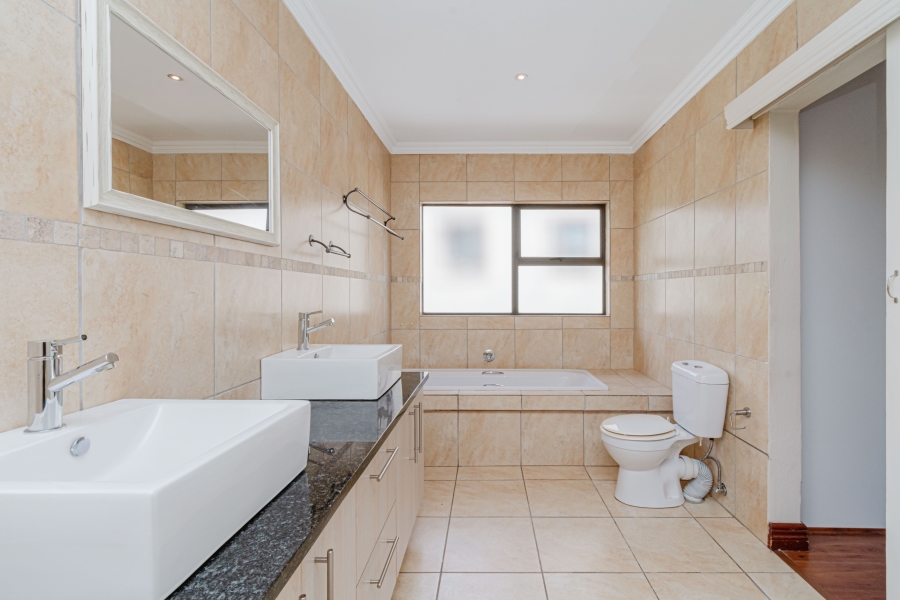 3 Bedroom Property for Sale in Beverley Gauteng