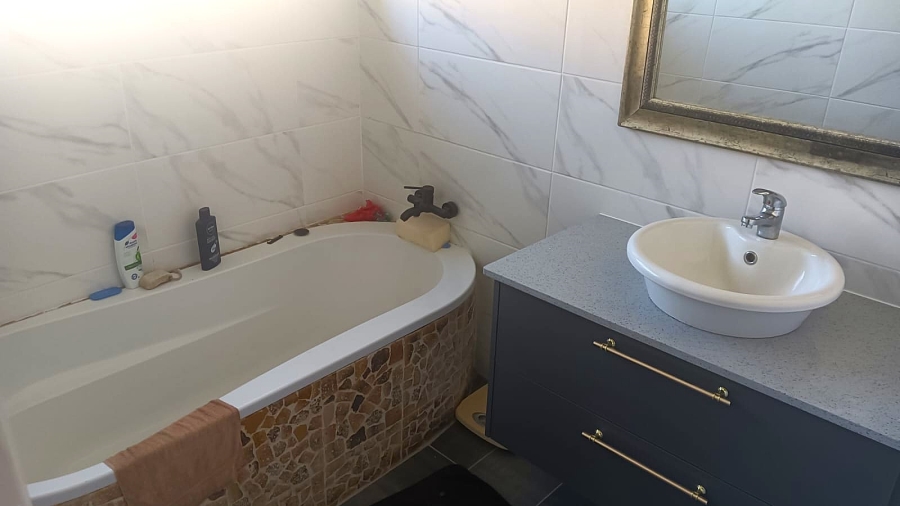 To Let 3 Bedroom Property for Rent in Esther Park Gauteng