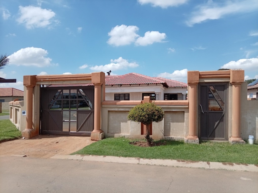 3 Bedroom Property for Sale in Crystal Park Gauteng