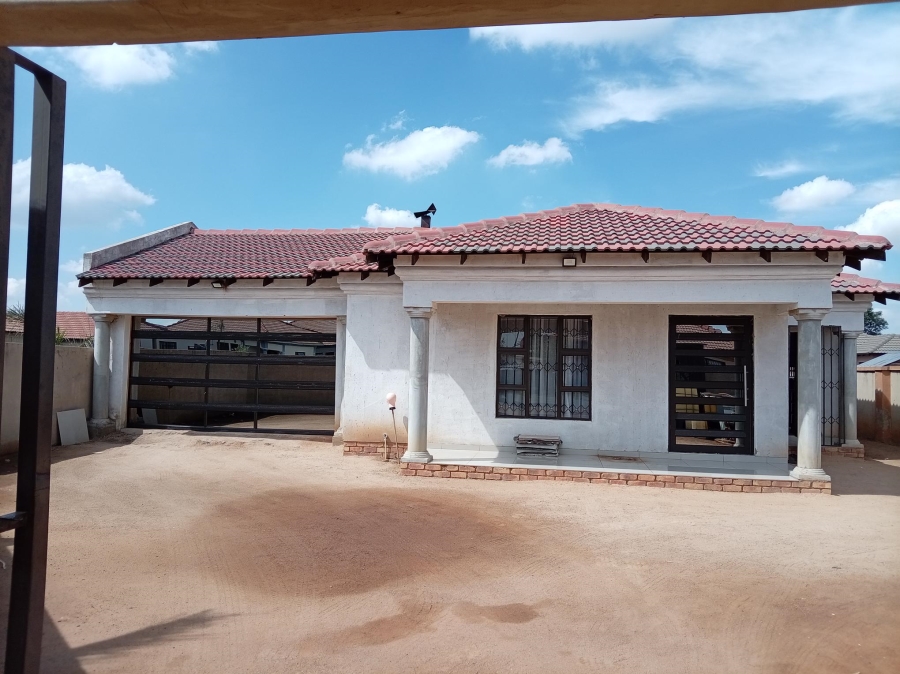 3 Bedroom Property for Sale in Crystal Park Gauteng