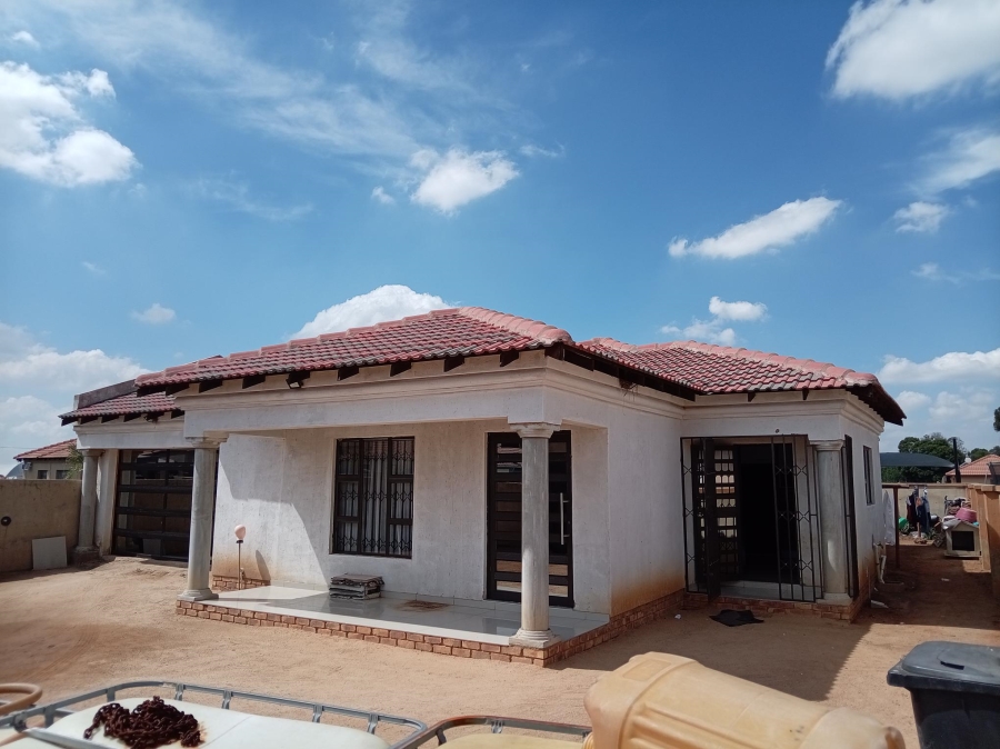 3 Bedroom Property for Sale in Crystal Park Gauteng