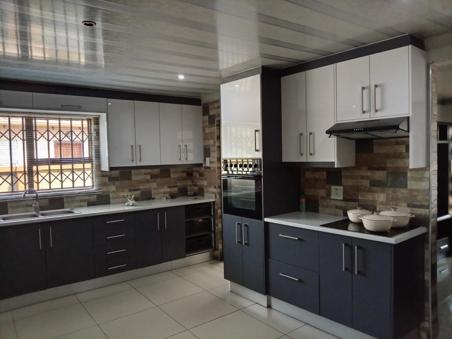 3 Bedroom Property for Sale in Crystal Park Gauteng