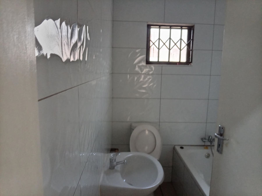 3 Bedroom Property for Sale in Crystal Park Gauteng