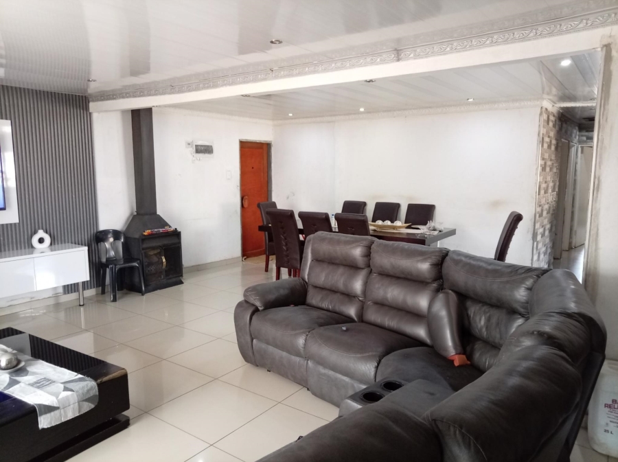 3 Bedroom Property for Sale in Crystal Park Gauteng