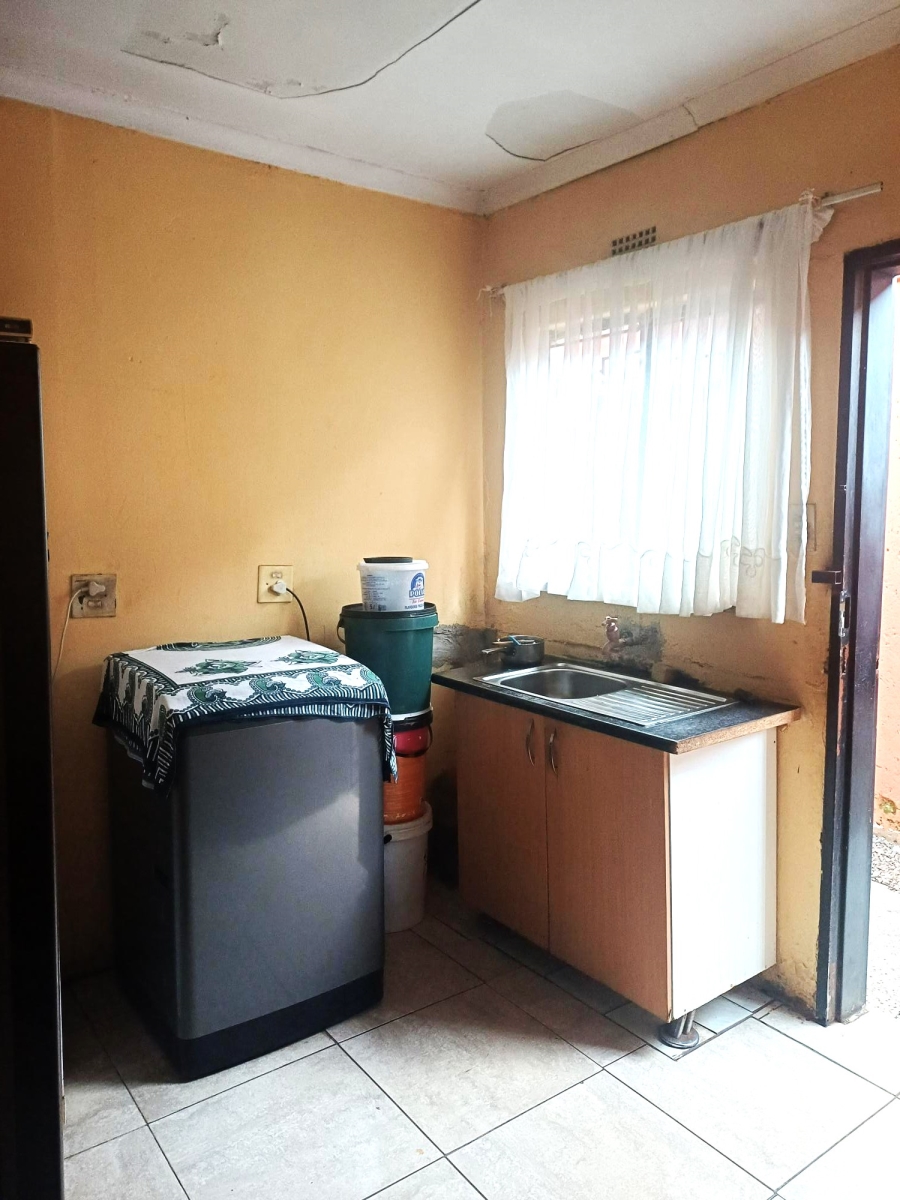 8 Bedroom Property for Sale in Tokoza Gauteng