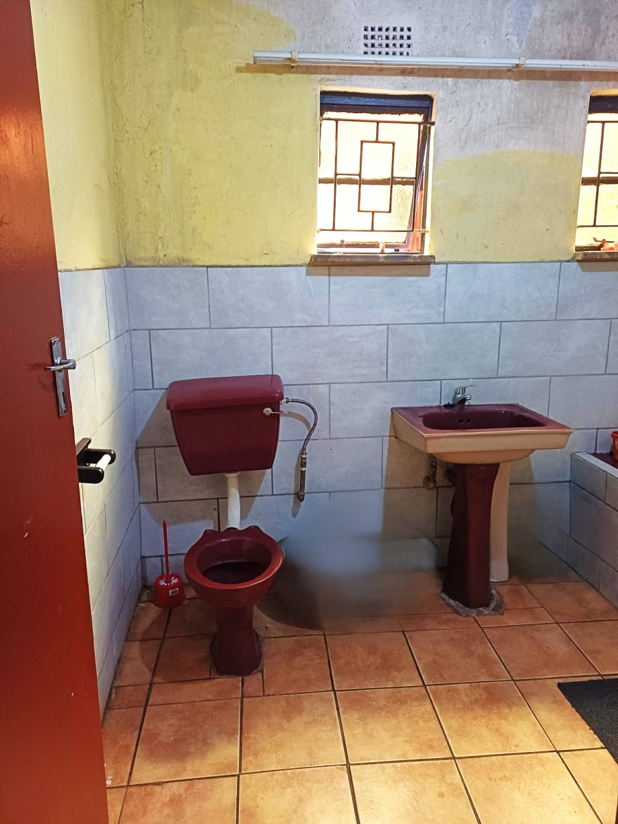 8 Bedroom Property for Sale in Tokoza Gauteng