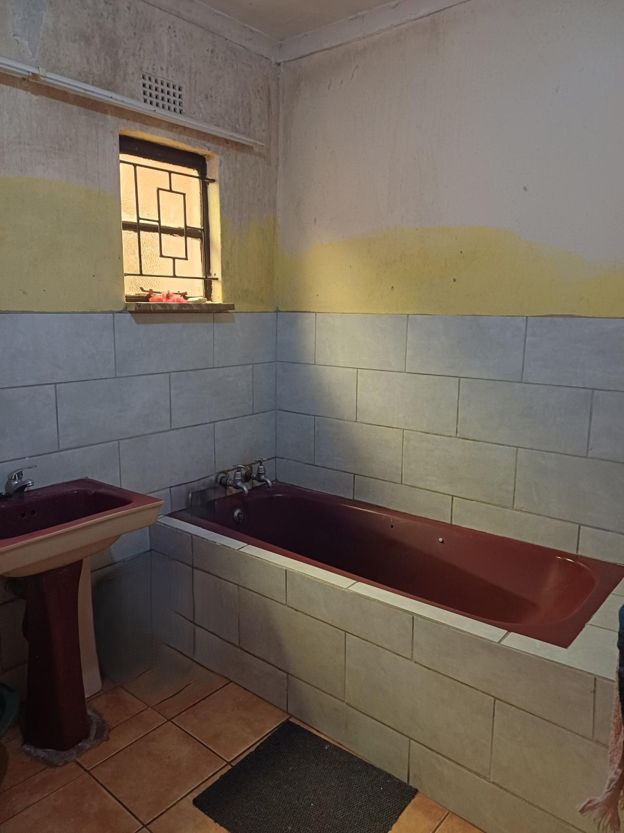 8 Bedroom Property for Sale in Tokoza Gauteng