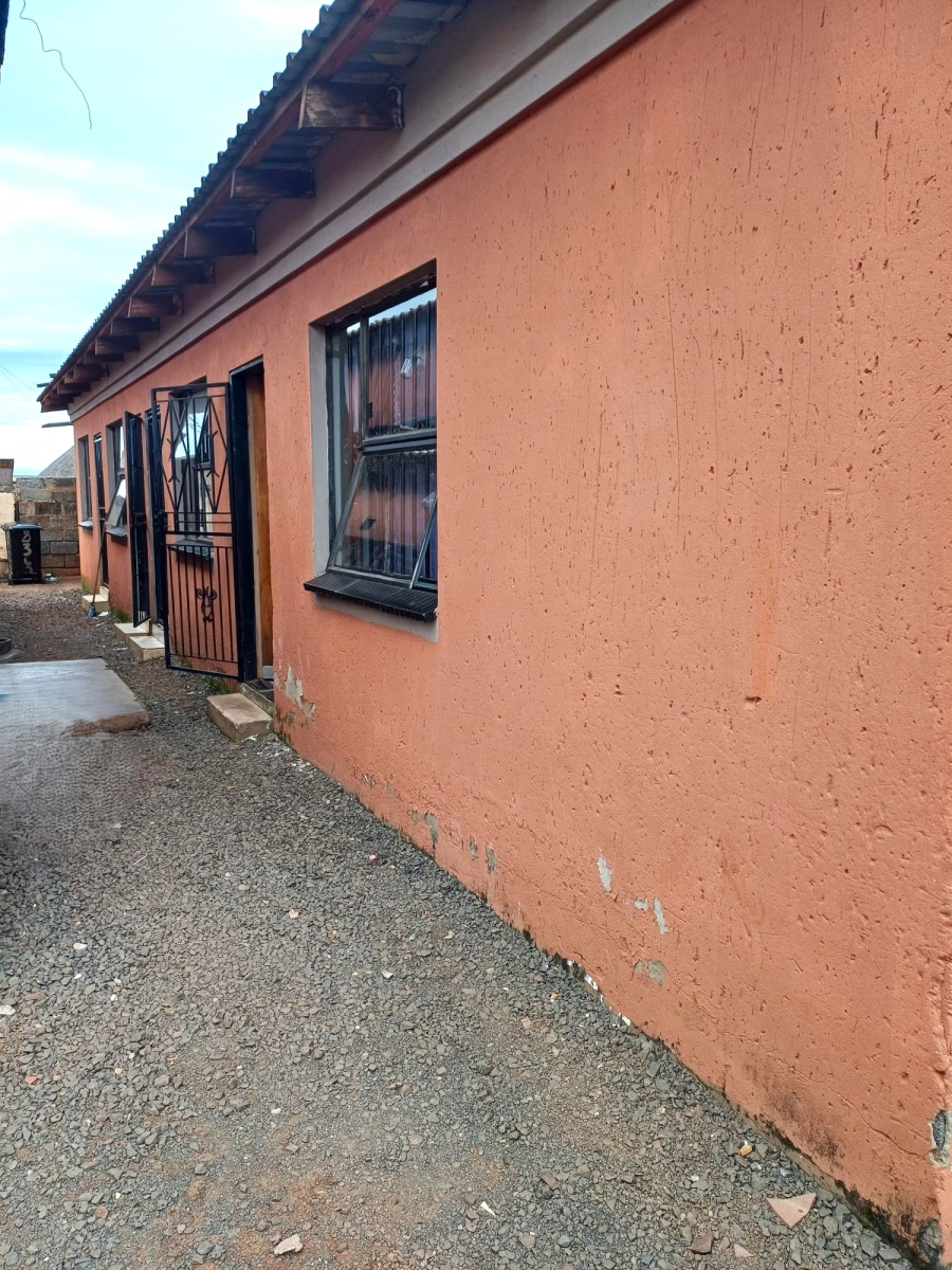8 Bedroom Property for Sale in Tokoza Gauteng
