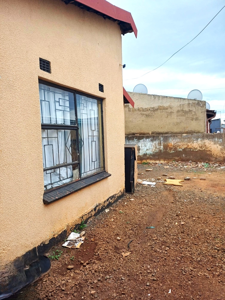 8 Bedroom Property for Sale in Tokoza Gauteng