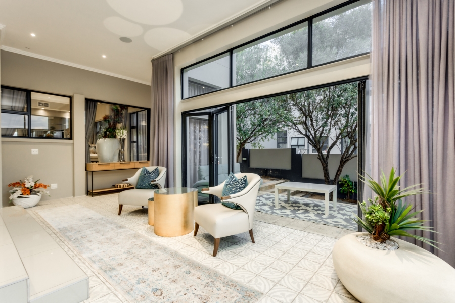 5 Bedroom Property for Sale in Helderfontein Estate Gauteng