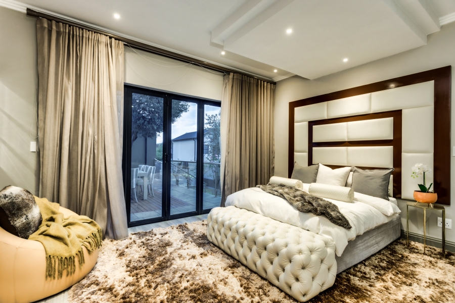 5 Bedroom Property for Sale in Helderfontein Estate Gauteng