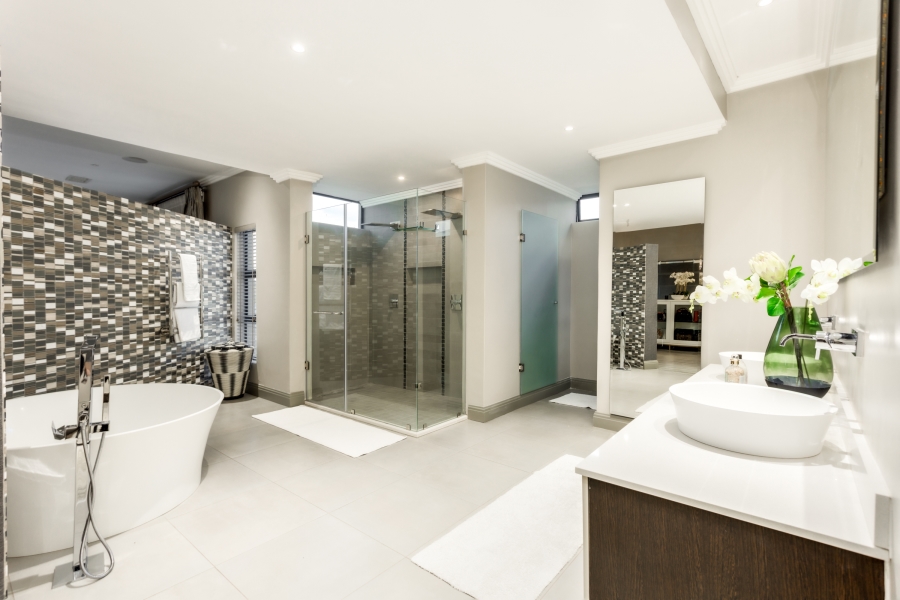 5 Bedroom Property for Sale in Helderfontein Estate Gauteng
