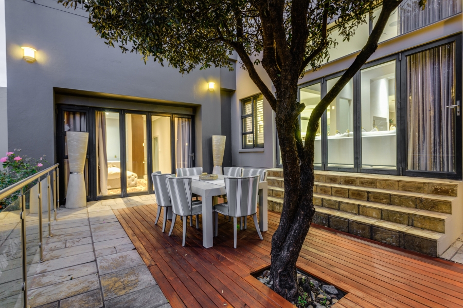 5 Bedroom Property for Sale in Helderfontein Estate Gauteng