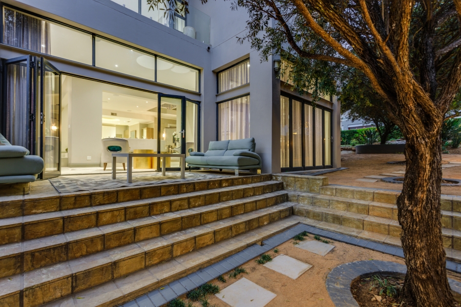 5 Bedroom Property for Sale in Helderfontein Estate Gauteng