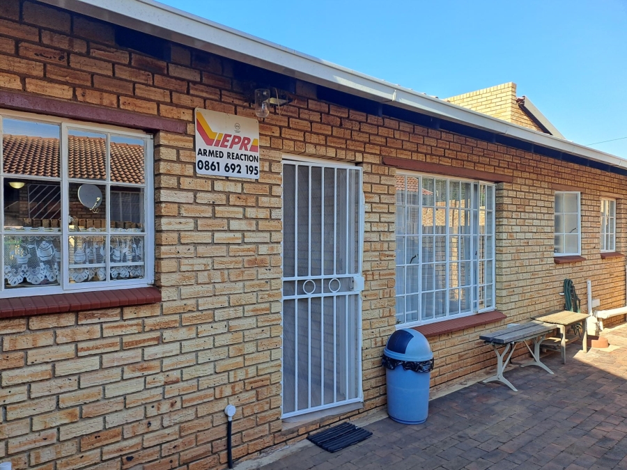3 Bedroom Property for Sale in Noordheuwel Gauteng