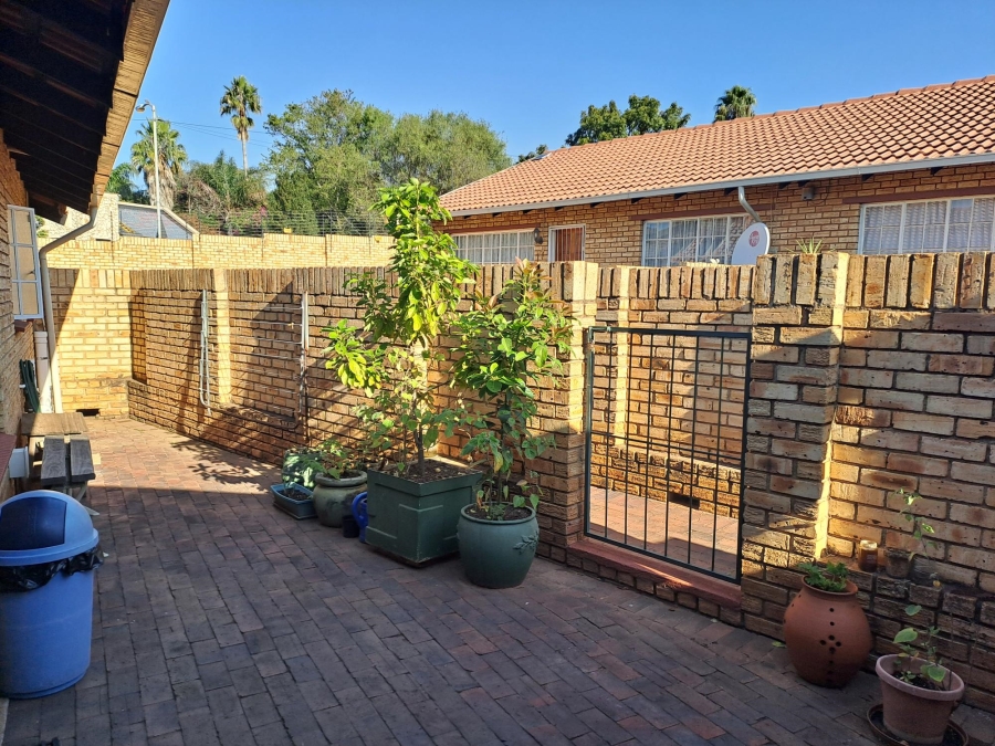 3 Bedroom Property for Sale in Noordheuwel Gauteng