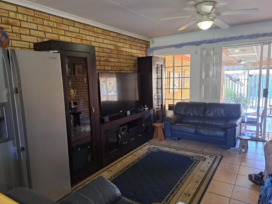 3 Bedroom Property for Sale in Noordheuwel Gauteng
