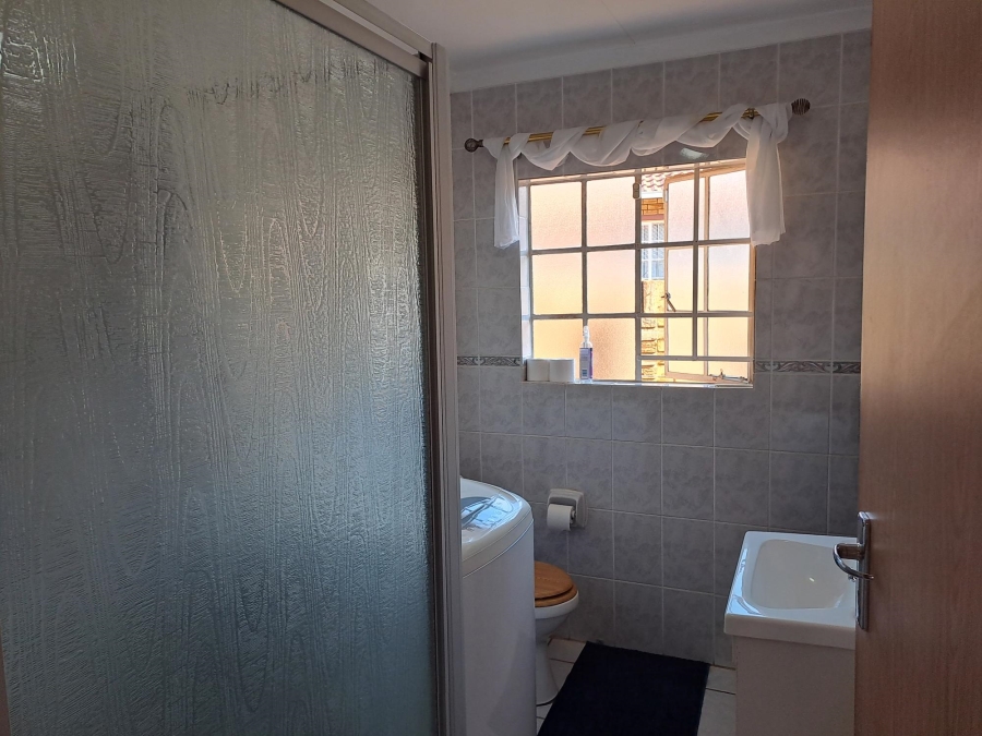 3 Bedroom Property for Sale in Noordheuwel Gauteng