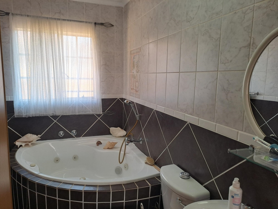 3 Bedroom Property for Sale in Noordheuwel Gauteng