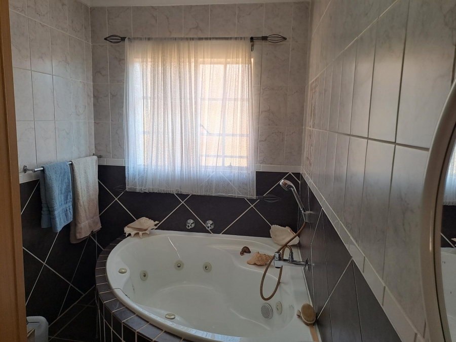3 Bedroom Property for Sale in Noordheuwel Gauteng